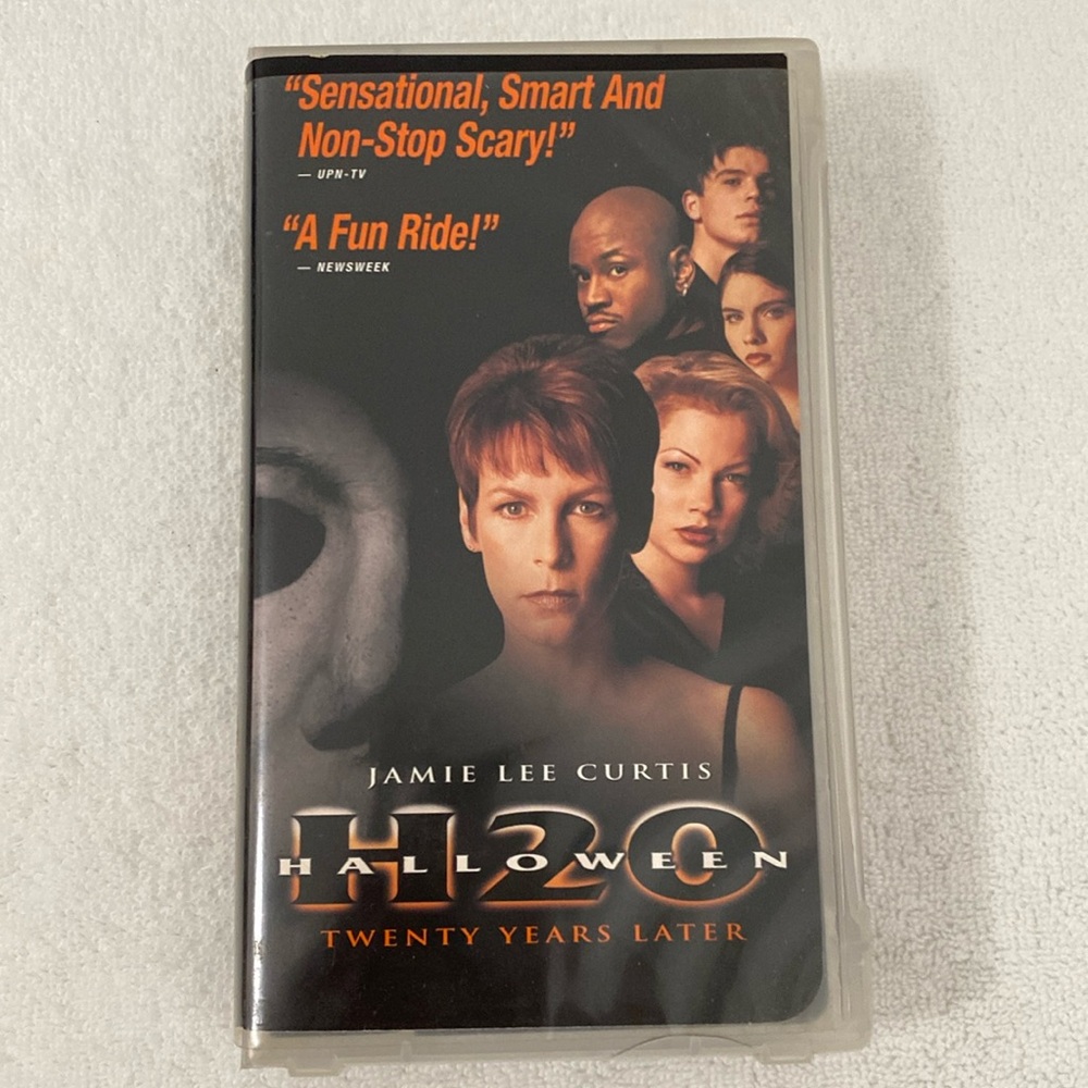 HALLOWEEN H2O VHS Tape Hollywood Video